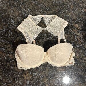 Victoria’s Secret Pink Lace Push Up Bra Choker Style EUC 32C Cream